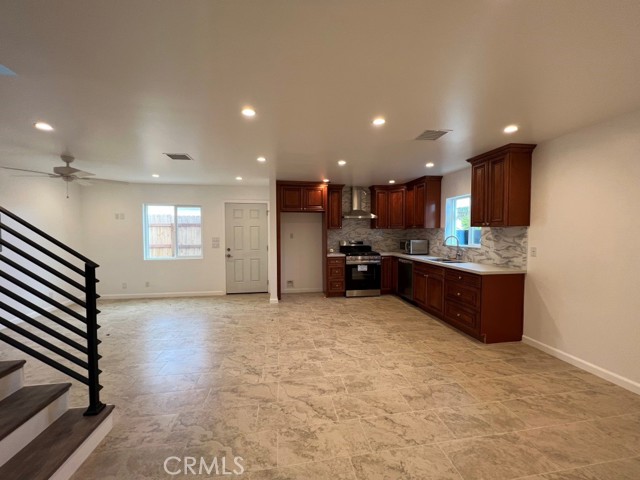 23042 Saticoy St. photo 3