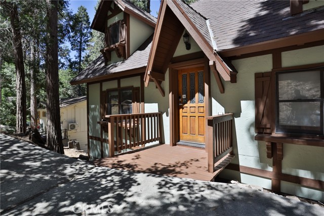 Detail Gallery Image 1 of 42 For 922 Balfrin Dr, Crestline,  CA 92325 - 3 Beds | 2 Baths