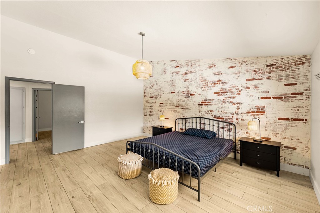 MLS #OC25120439 img 14