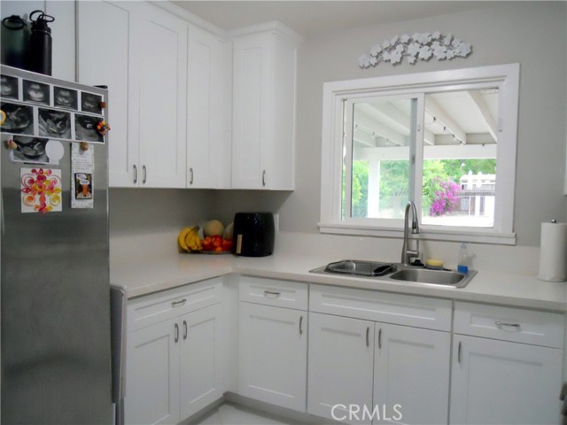 3071 N Crescent Avenue, San Bernardino CA: https://media.crmls.org/medias/4d08da7f-3122-4569-8d52-8636e62ce149.jpg