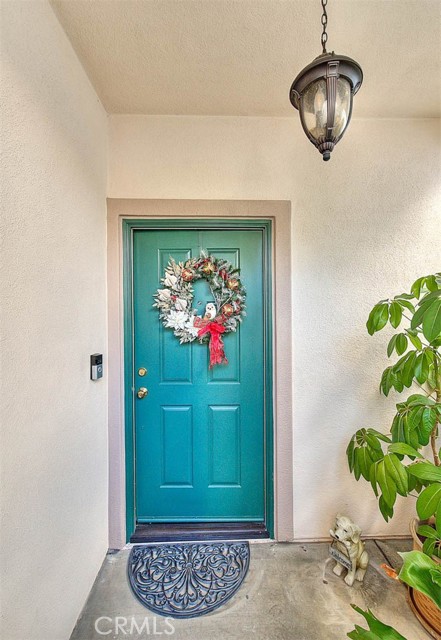 Detail Gallery Image 4 of 67 For 27641 Atlas Ln, Canyon Country,  CA 91351 - 4 Beds | 2/1 Baths