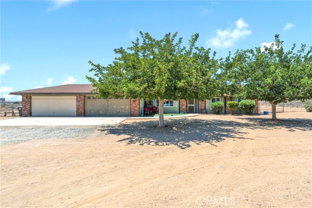 Detail Gallery Image 1 of 43 For 13237 Smoke Tree Rd, Victorville,  CA 92392 - 3 Beds | 2 Baths