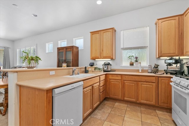 Detail Gallery Image 6 of 33 For 1664 Landmark Way, Hemet,  CA 92223 - 2 Beds | 2 Baths