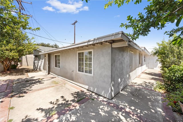 1838 S Artesia Street, Santa Ana CA: https://media.crmls.org/medias/4d0b225c-739b-40f2-9b9f-7f010ead4c28.jpg