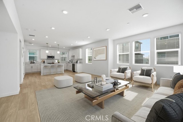 Detail Gallery Image 6 of 37 For 9318 via Azul, Pico Rivera,  CA 90660 - 4 Beds | 3/1 Baths