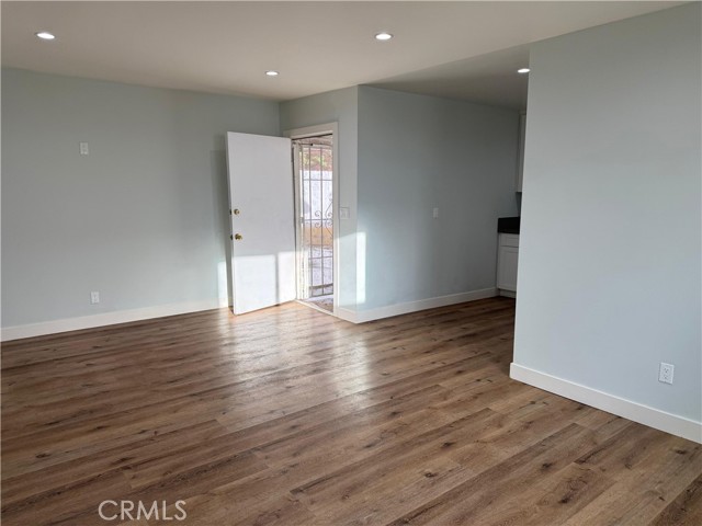 Detail Gallery Image 7 of 44 For 13105 Desmond, Pacoima,  CA 91331 - 5 Beds | 2 Baths