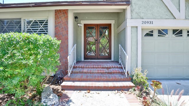 20931 Avenida Amapola, Lake Forest CA: https://media.crmls.org/medias/4d0d03b4-60be-4266-abfd-cd17affdbe40.jpg