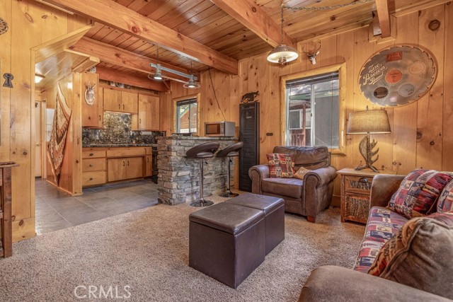 Detail Gallery Image 8 of 35 For 435 W Sherwood Bld, Big Bear City,  CA 92314 - 3 Beds | 1 Baths