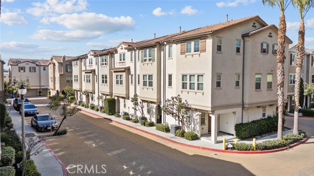 Detail Gallery Image 44 of 47 For 7214 N Chestnut, Van Nuys,  CA 91405 - 2 Beds | 3 Baths