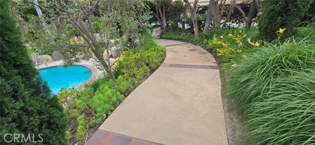 1364 Park Plaza Drive, Long Beach CA: https://media.crmls.org/medias/4d0ec509-e06e-482c-96cf-c57e2ad85c51.jpg