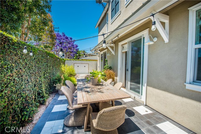 2065 Thurin Street, Costa Mesa CA: https://media.crmls.org/medias/4d0f225d-6d68-42b8-88ff-0eeea636fc82.jpg