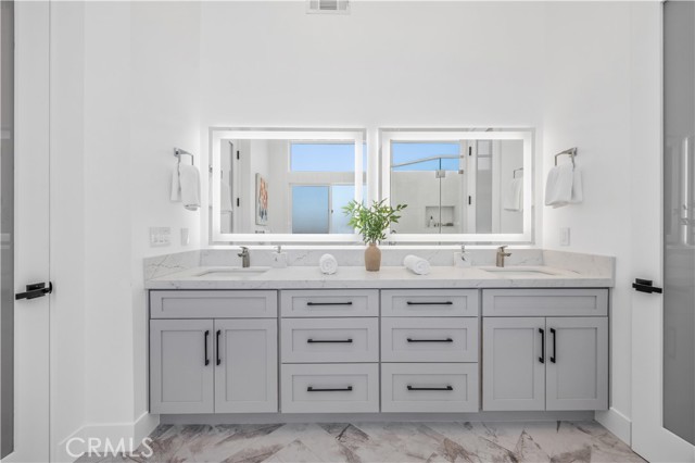 Detail Gallery Image 27 of 52 For 2619 Huntington Ln a,  Redondo Beach,  CA 90278 - 4 Beds | 3/1 Baths