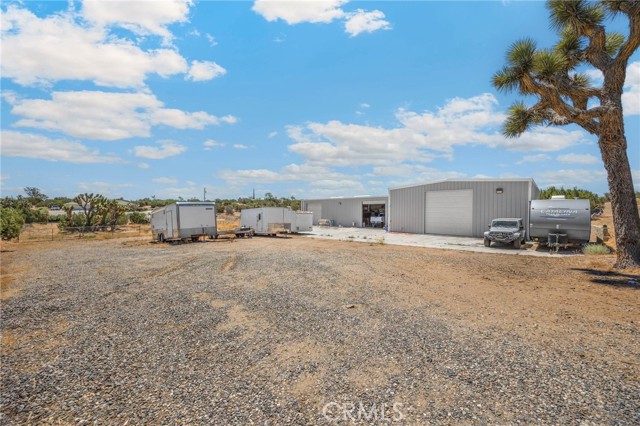 8277 Macron Street, Oak Hills CA: https://media.crmls.org/medias/4d0f6c7c-5966-4dda-9bd0-3589bee25306.jpg