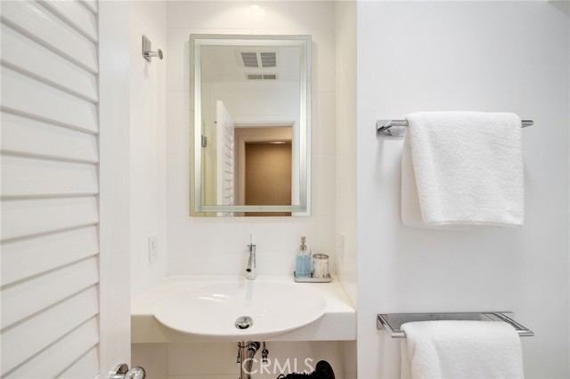 1456 Manhattan Beach Boulevard, Manhattan Beach, California 90266, 2 Bedrooms Bedrooms, 0 ,2 BathroomsBathrooms,Residential,For Sale,Manhattan Beach,0,SB26161122