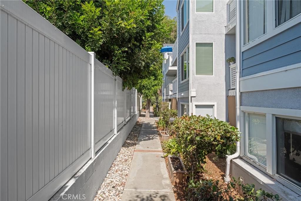 MLS #OC25248944 image #27