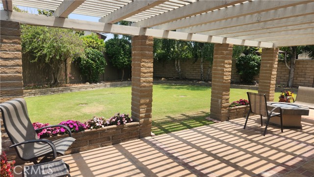 20392 Densmore Lane, Huntington Beach CA: https://media.crmls.org/medias/4d11c084-9389-499e-af84-bab81abf2d48.jpg