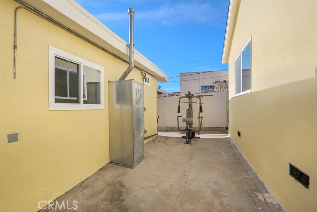 Detail Gallery Image 7 of 42 For 3261 Eagle St, Los Angeles,  CA 90063 - 4 Beds | 2 Baths