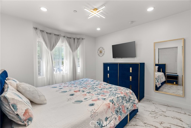 3419 Montrose Avenue, La Crescenta CA: https://media.crmls.org/medias/4d12dee1-f08e-4f17-ba8e-834fd1e6d38c.jpg