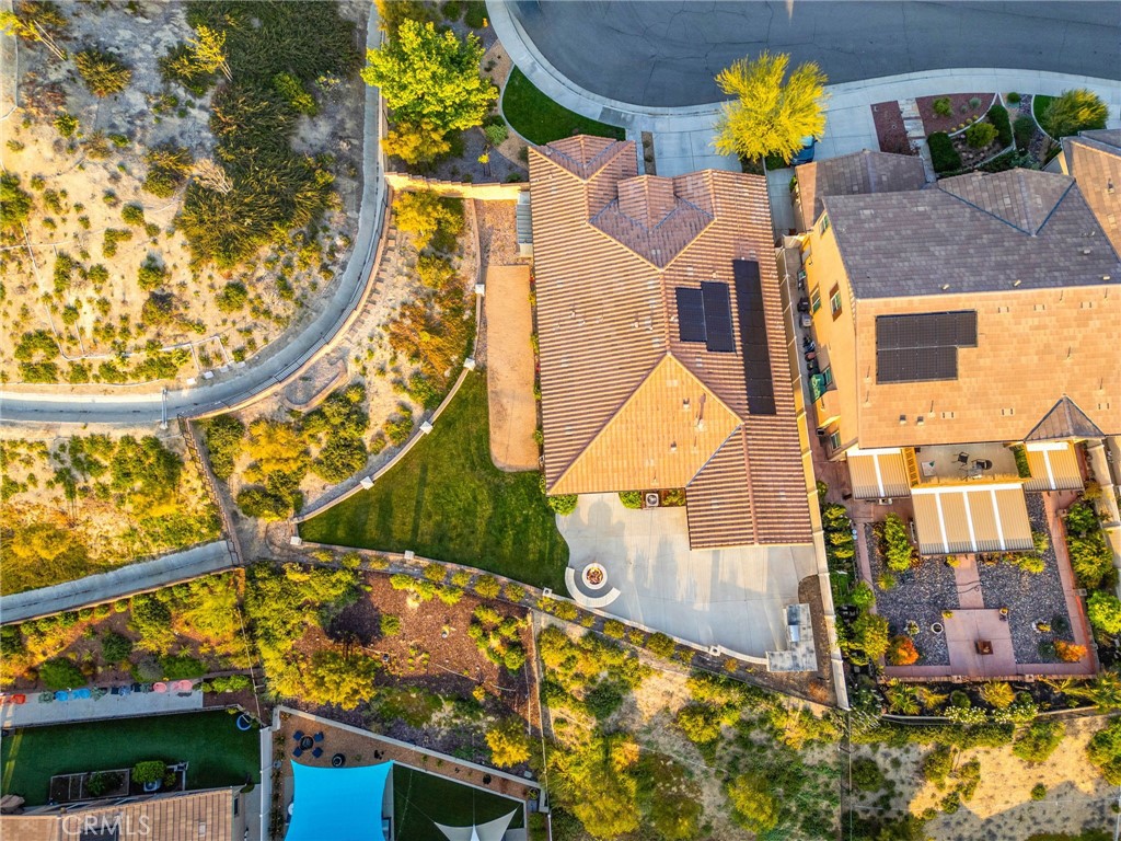 https://media.crmls.org/medias/4d14b646-618c-4f67-bf27-736ccd4bdd89.jpg?preset=X-Large