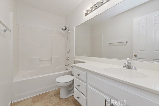 2440 Marigold Way, Corona CA: https://media.crmls.org/medias/4d150cb8-2517-452c-b3ac-c7034d7537c1.jpg