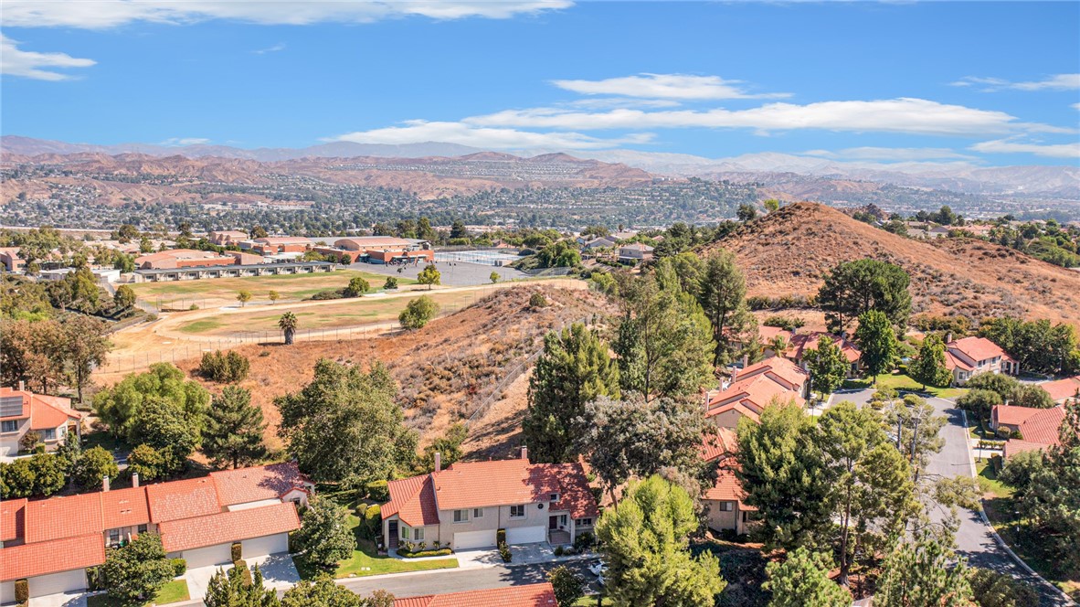 Detail Gallery Image 36 of 43 For 26344 Rainbow Glen Dr, Newhall,  CA 91321 - 2 Beds | 2 Baths