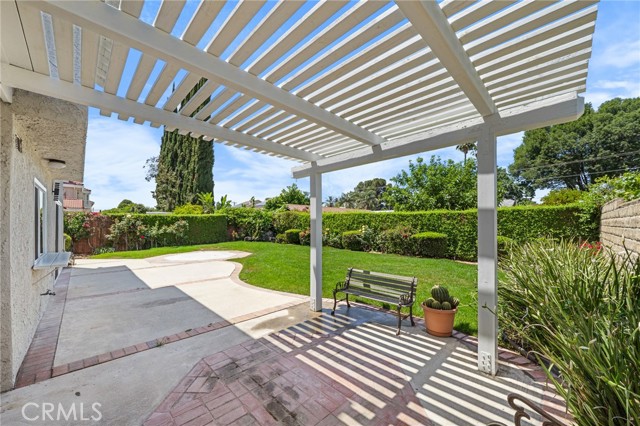 19735 Blythe Street, Winnetka CA: https://media.crmls.org/medias/4d15a669-f7bf-443f-830c-fbf041007554.jpg