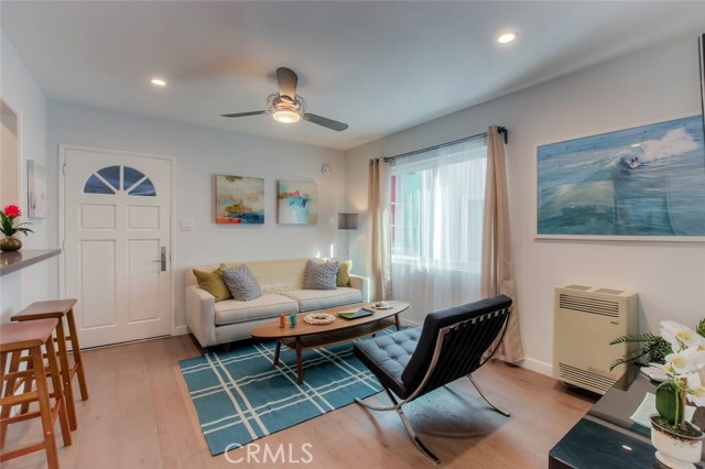 200 Moonstone Street, Manhattan Beach CA: https://media.crmls.org/medias/4d166814-11e2-45dc-a11e-2f6f6e8b35b6.jpg