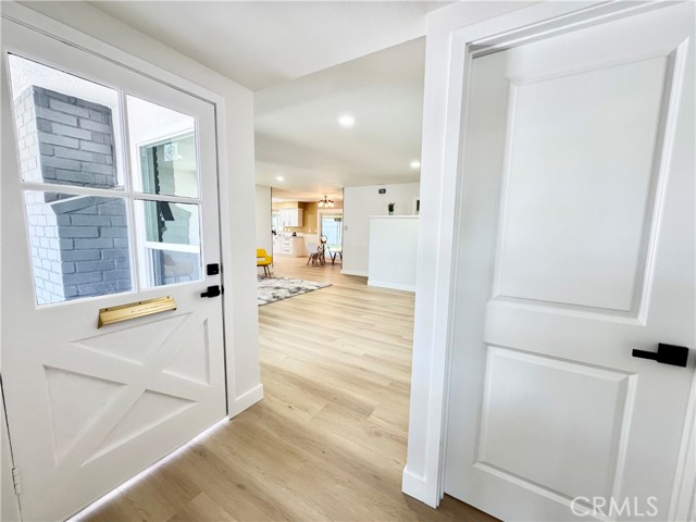 Detail Gallery Image 3 of 23 For 16501 Rhone Ln, Huntington Beach,  CA 92647 - 4 Beds | 2 Baths