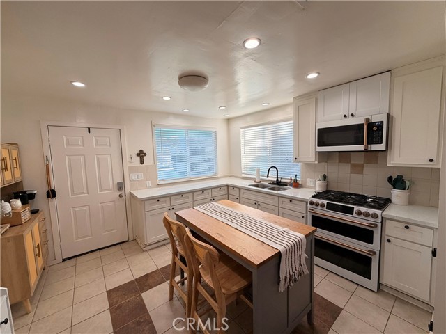 Detail Gallery Image 5 of 23 For 30009 Hunstock, Castaic,  CA 91384 - 3 Beds | 1/1 Baths