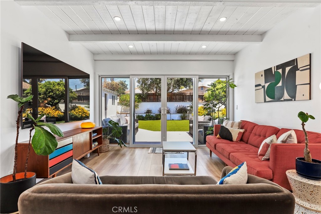 MLS #SB25112617 img 1