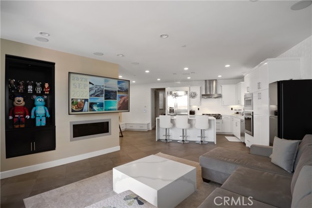 Detail Gallery Image 7 of 28 For 12837 N Seaglass, Los Angeles,  CA 90094 - 3 Beds | 2/1 Baths