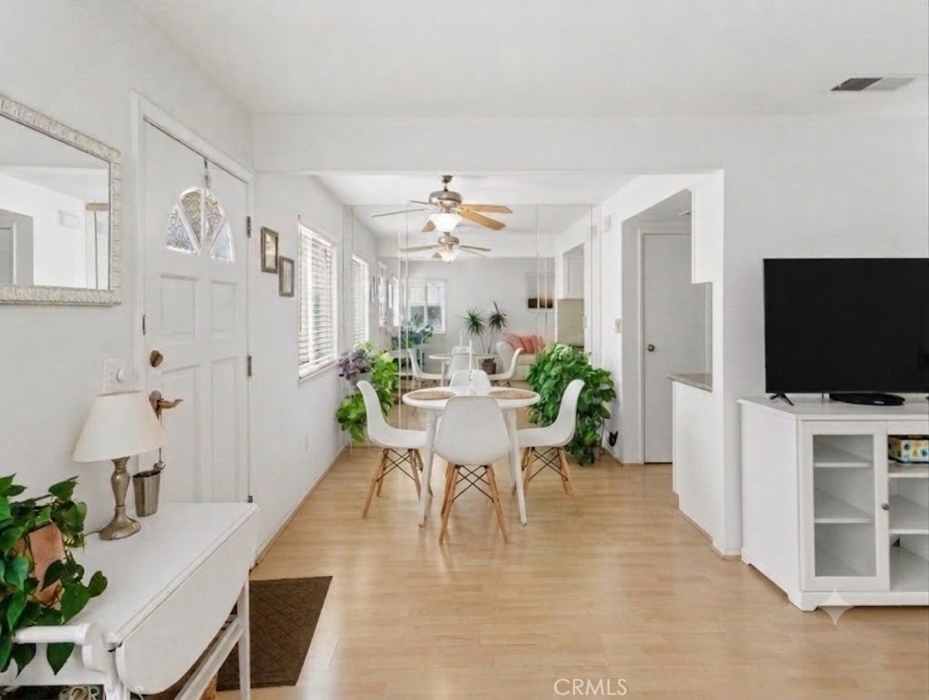 https://media.crmls.org/medias/4d18790b-339b-4a45-8be4-a806cb63d228.jpg?preset=X-Large