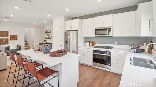 Detail Gallery Image 8 of 27 For 23571 Evening Primrose Ct, Wildomar,  CA 92595 - 5 Beds | 4 Baths