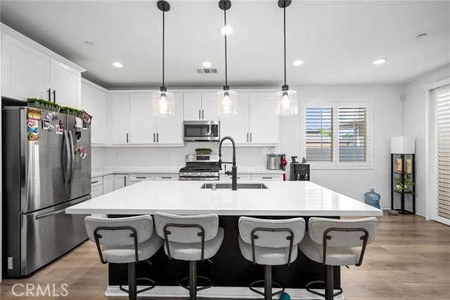 Detail Gallery Image 9 of 30 For 354 Rosa St, Rialto,  CA 92376 - 5 Beds | 3 Baths