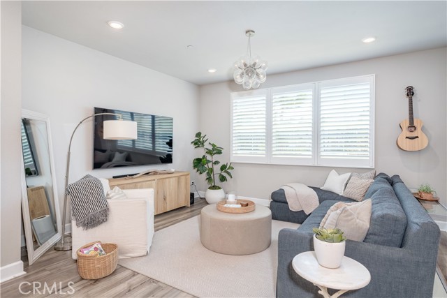 19209 Tideline Court, Huntington Beach CA: https://media.crmls.org/medias/4d18f73b-986b-4a4a-bff6-af0cabc9b3c2.jpg