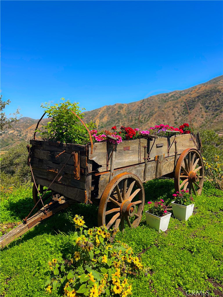 https://media.crmls.org/medias/4d19bb72-c48f-4c13-bb65-cc79ef248440.jpg?preset=X-Large