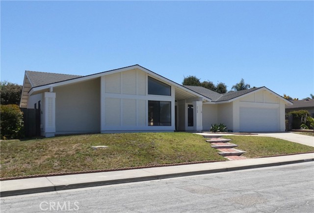 4768 Tiffany Park Circle, Santa Maria CA: https://media.crmls.org/medias/4d1a1891-064c-42c5-ad3a-a532bdbdf4dc.jpg