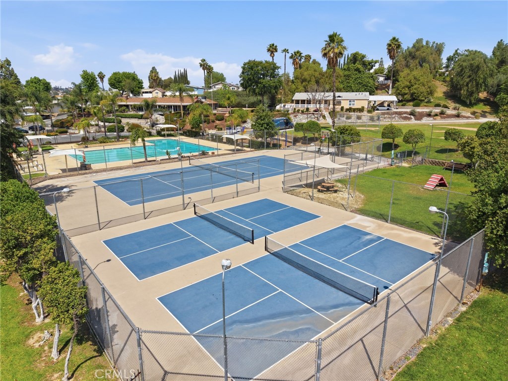 https://media.crmls.org/medias/4d1b4928-9ce9-4a80-8c14-710c33a06a2a.jpg?preset=X-Large