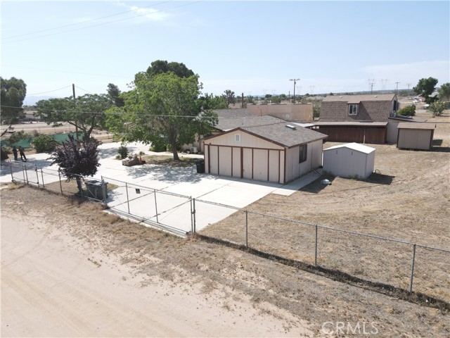 9582 Buttemere Road, Phelan CA: https://media.crmls.org/medias/4d1b50b7-fb4a-4213-a579-4b7d95b50f3c.jpg