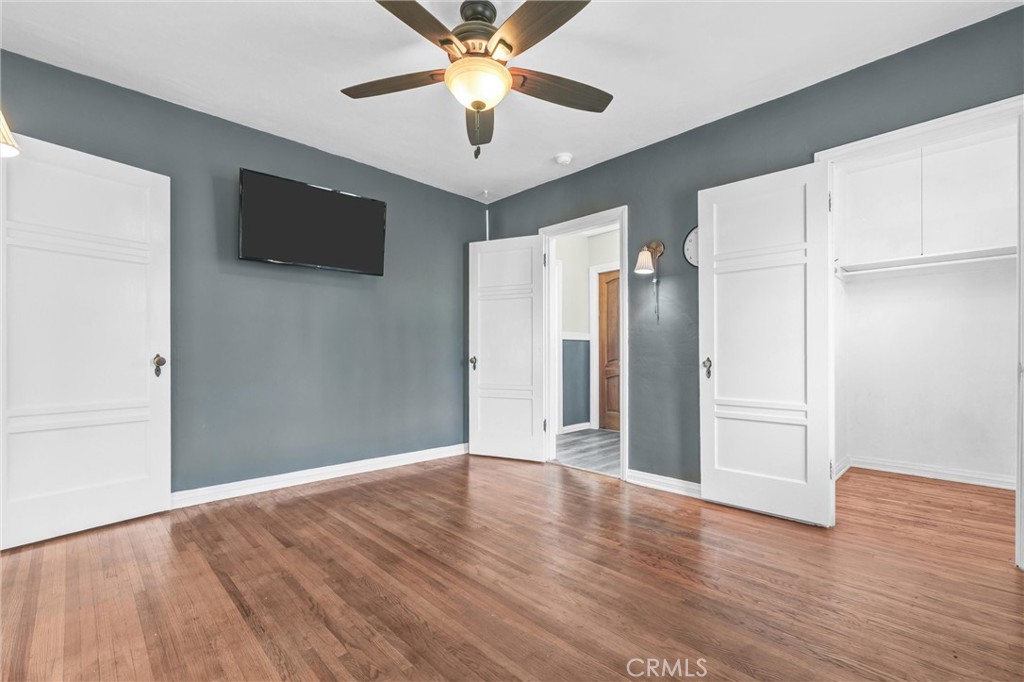 https://media.crmls.org/medias/4d1cd043-fdb8-463b-aab5-9858bced6940.jpg?preset=X-Large