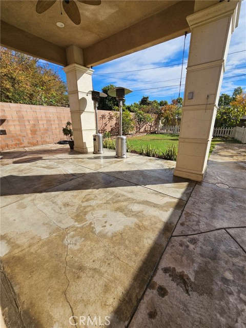 Detail Gallery Image 22 of 30 For 832 E Valencia Ave, Burbank,  CA 91501 - 4 Beds | 3 Baths