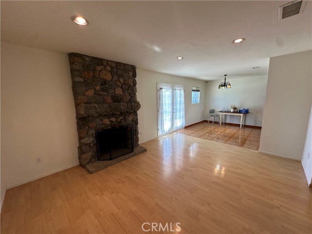 Detail Gallery Image 8 of 29 For 979 N Gardena, Rialto,  CA 92376 - 4 Beds | 2 Baths