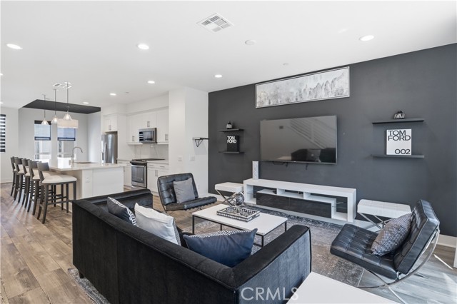 Detail Gallery Image 10 of 36 For 1667 Grand View, Costa Mesa,  CA 92627 - 3 Beds | 3/2 Baths