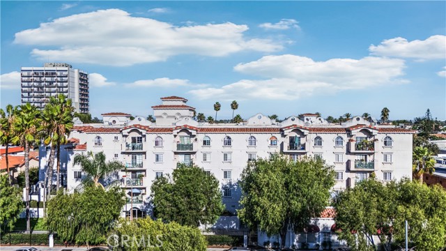 Detail Gallery Image 2 of 41 For 7018 Rita Ave #404,  Huntington Park,  CA 90255 - 3 Beds | 2 Baths