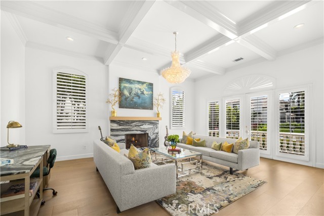 5366 Collingwood Circle, Calabasas CA: https://media.crmls.org/medias/4d1e1c06-d108-41ba-b9d5-aeae7b5409ee.jpg