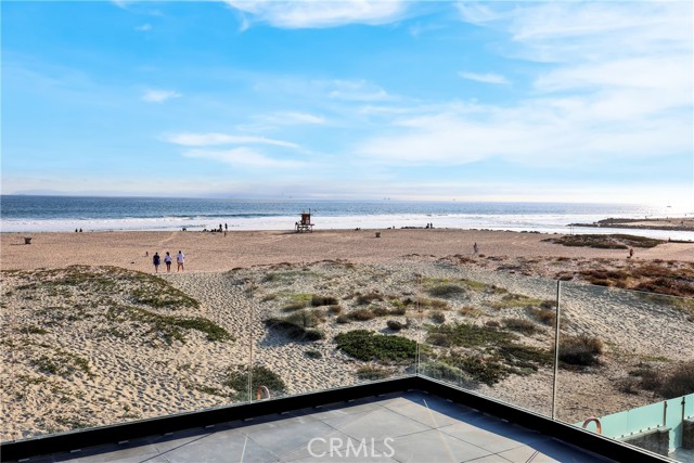 7210 W. Oceanfront, Newport Beach CA: https://media.crmls.org/medias/4d1e5c6b-048f-4ded-b274-68bf4985db8c.jpg