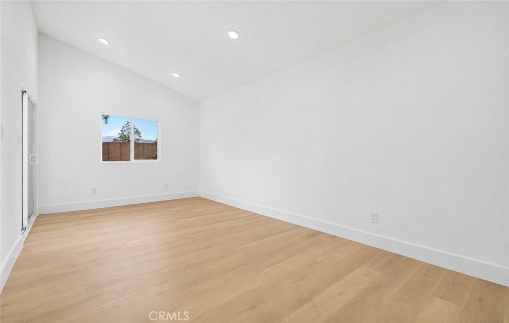 https://media.crmls.org/medias/4d1e7a99-9400-44a2-a665-134a95466691.jpg?preset=X-Large
