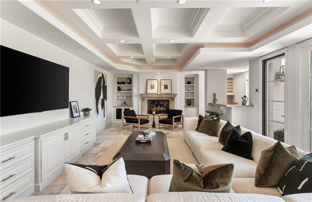 MLS #OC25234337 image #9