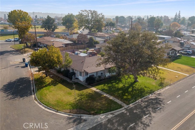 Detail Gallery Image 3 of 35 For 2816 Olympic Dr, Bakersfield,  CA 93308 - 3 Beds | 1/1 Baths