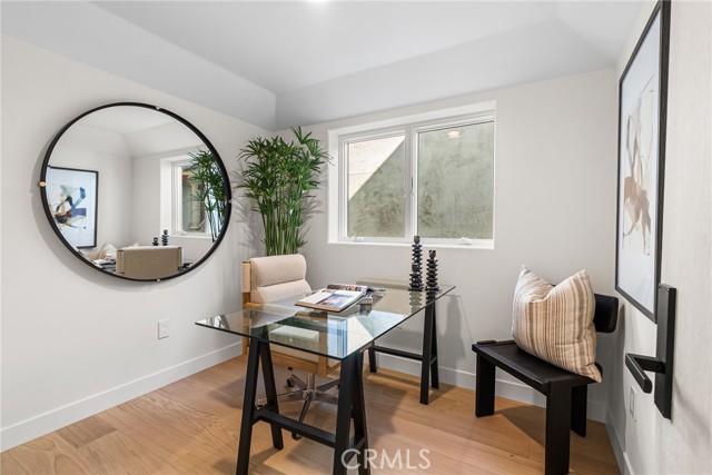 105 A Surfside Avenue, Surfside CA: https://media.crmls.org/medias/4d1fee40-cd80-464c-a465-8ca4fddc925e.jpg